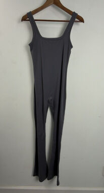 Qinsen Jumpsuit Women's Size Small Gray Sleeveless Flared Leg
